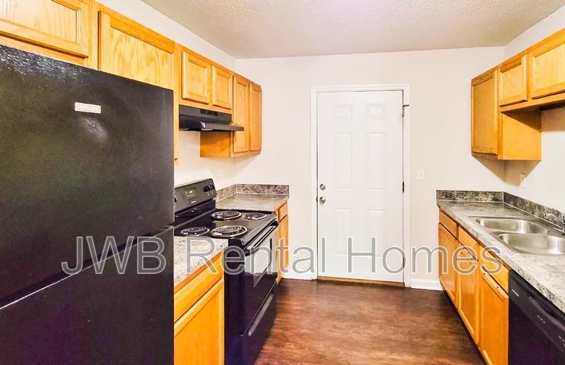 7819 Galveston Ave - Photo 2 of 11