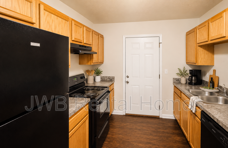 7819 Galveston Ave - Photo 3 of 11