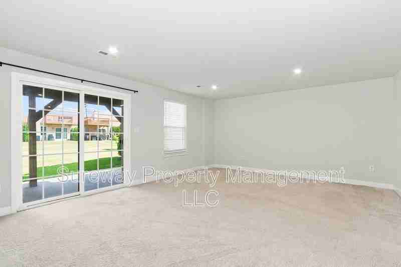 126 Nathan Dr - Photo 4 of 19