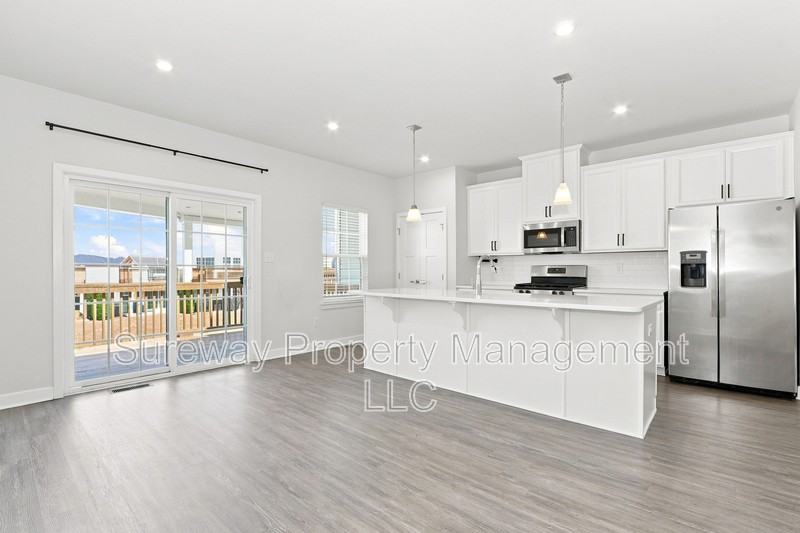 126 Nathan Dr - Photo 6 of 19