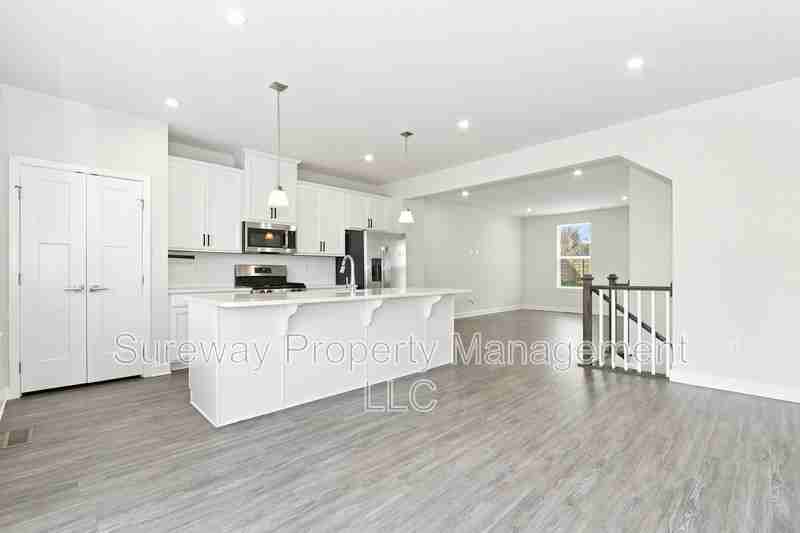 126 Nathan Dr - Photo 7 of 19