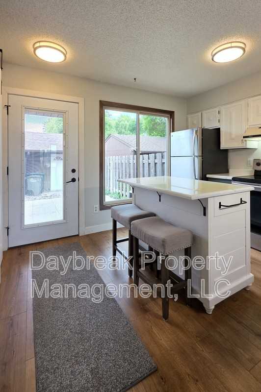 2229 4th Ave S - Photo 4 of 26