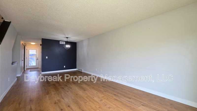 2229 4th Ave S - Photo 5 of 26