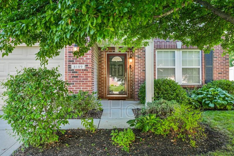 8189 Admirals Landing Pl #A - Photo 2 of 26