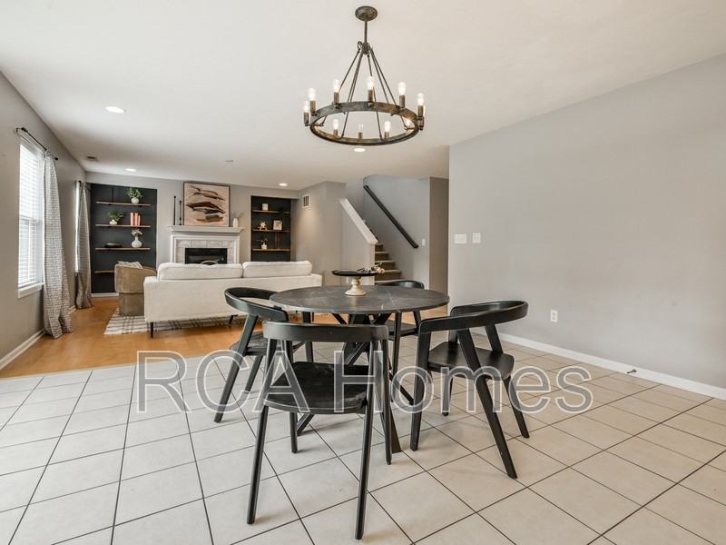 8189 Admirals Landing Pl #A - Photo 7 of 26