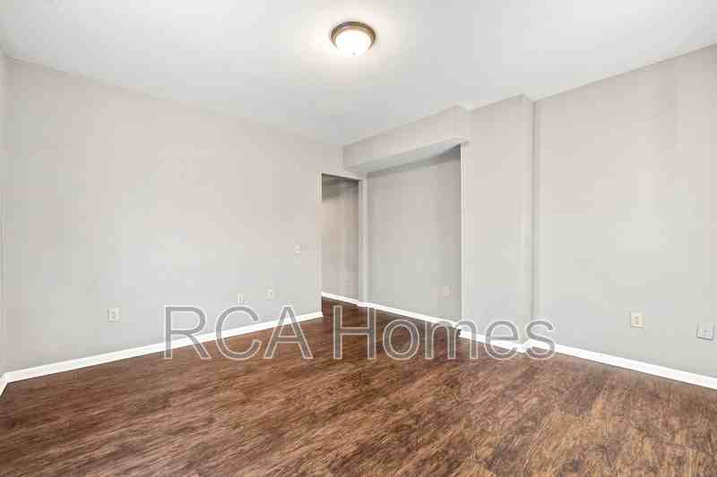 2414 English Ave - Photo 5 of 9