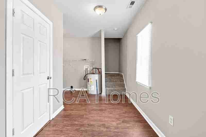 2414 English Ave - Photo 6 of 9