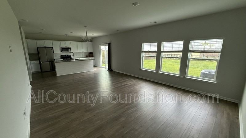 104 Whisper Dr - Photo 5 of 30