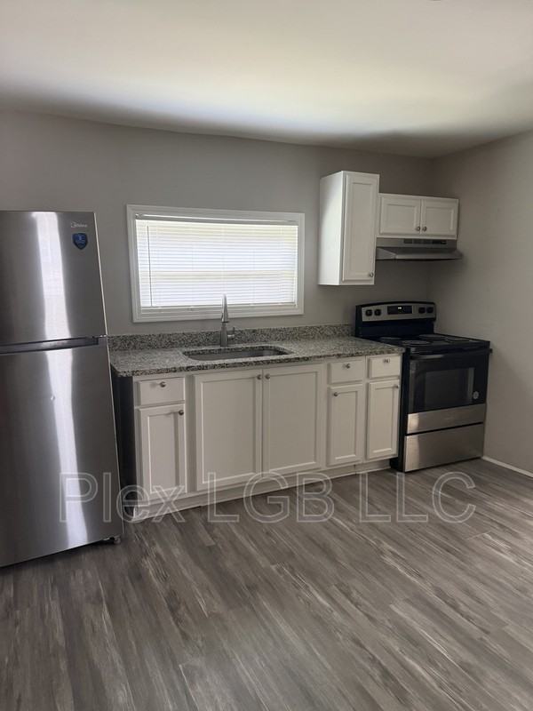 114 Oak Ln - Photo 2 of 8