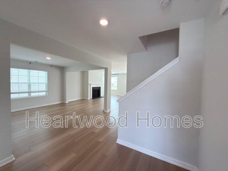 406 Eclipse Ln - Photo 7 of 50