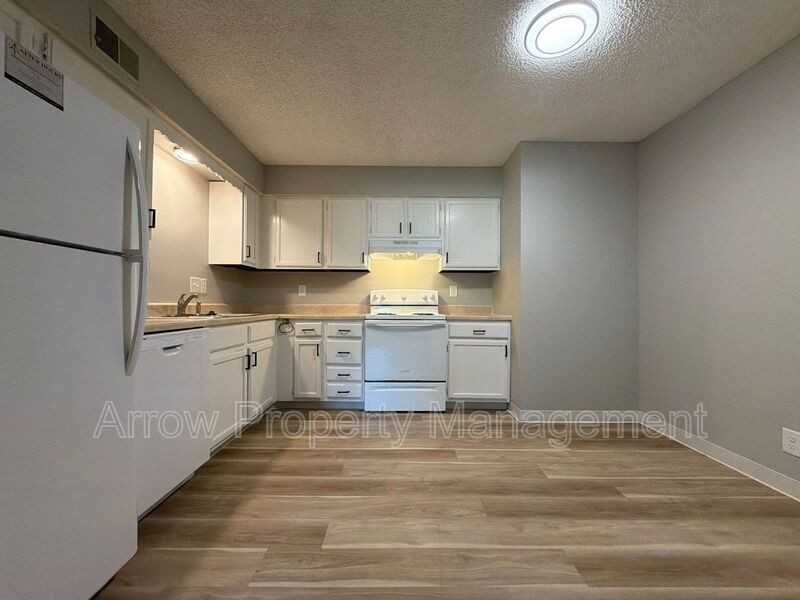 320 Lincoln St #9 - Photo 2 of 21
