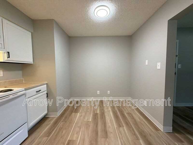 320 Lincoln St #9 - Photo 3 of 21