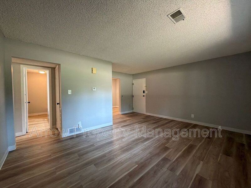 320 Lincoln St #9 - Photo 6 of 21