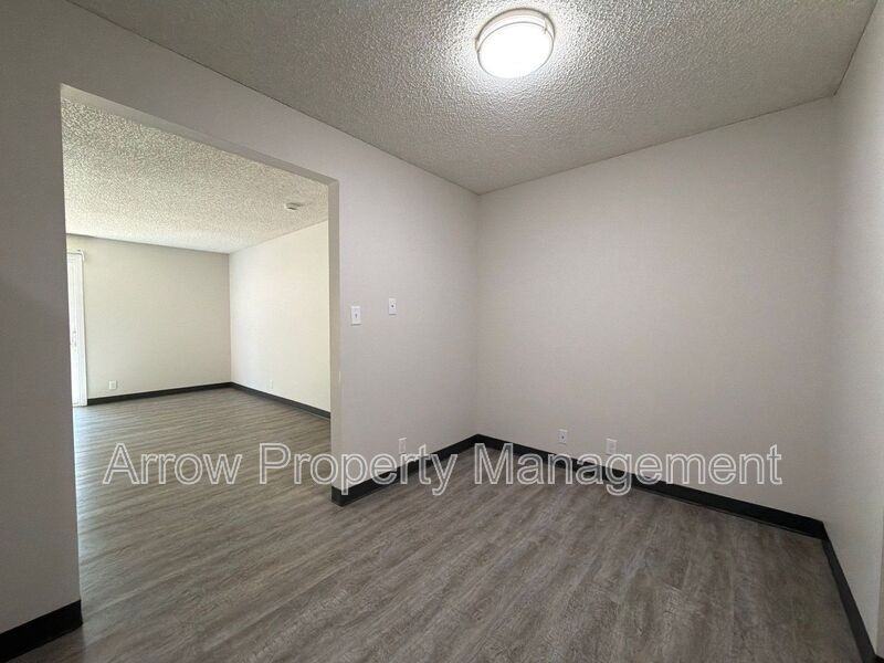 320 Lincoln St #8 - Photo 2 of 19