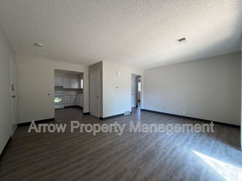320 Lincoln St #8 - Photo 4 of 19
