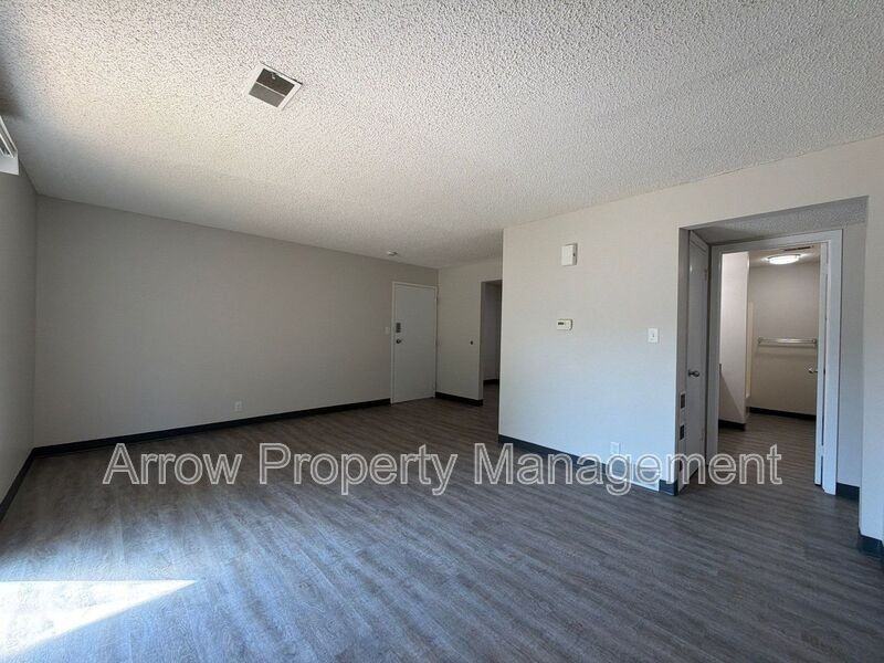 320 Lincoln St #8 - Photo 7 of 19