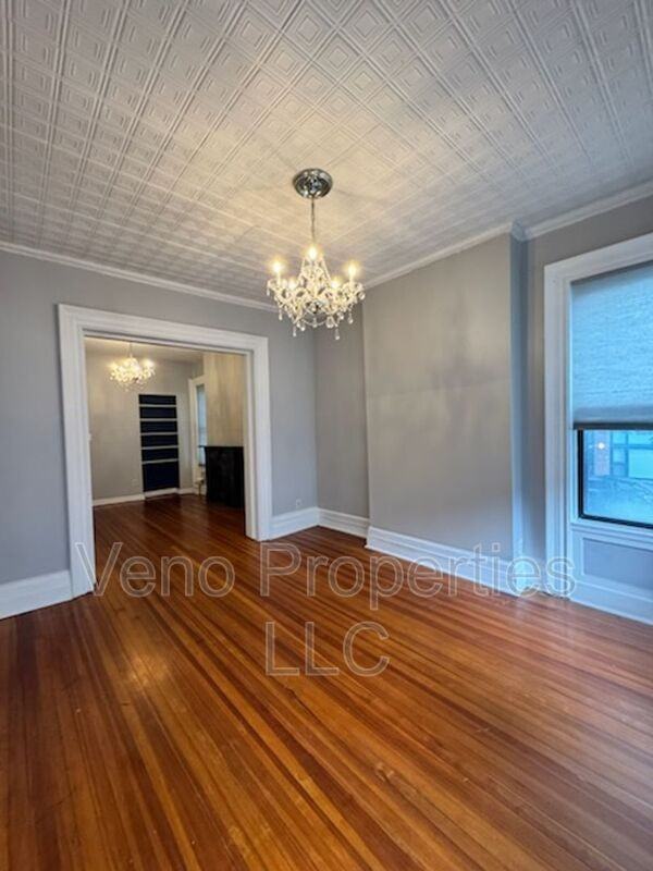 293 Hudson Ave #1 - Photo 4 of 9