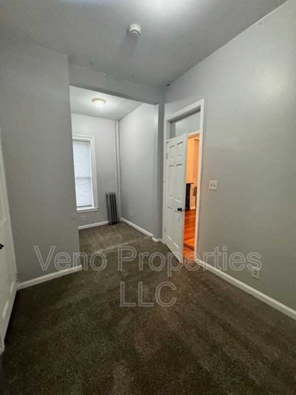 293 Hudson Ave #1 - Photo 7 of 9