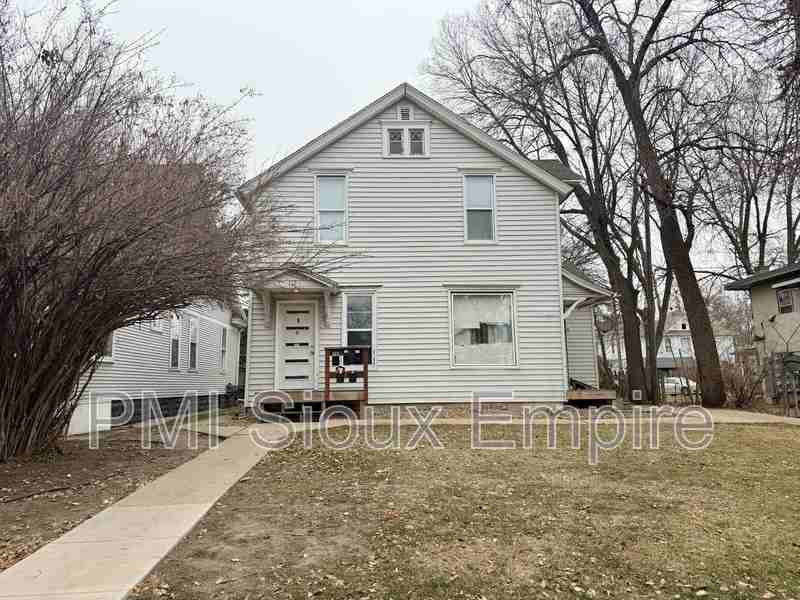 112 N Prairie Ave #4 - Photo 3 of 6