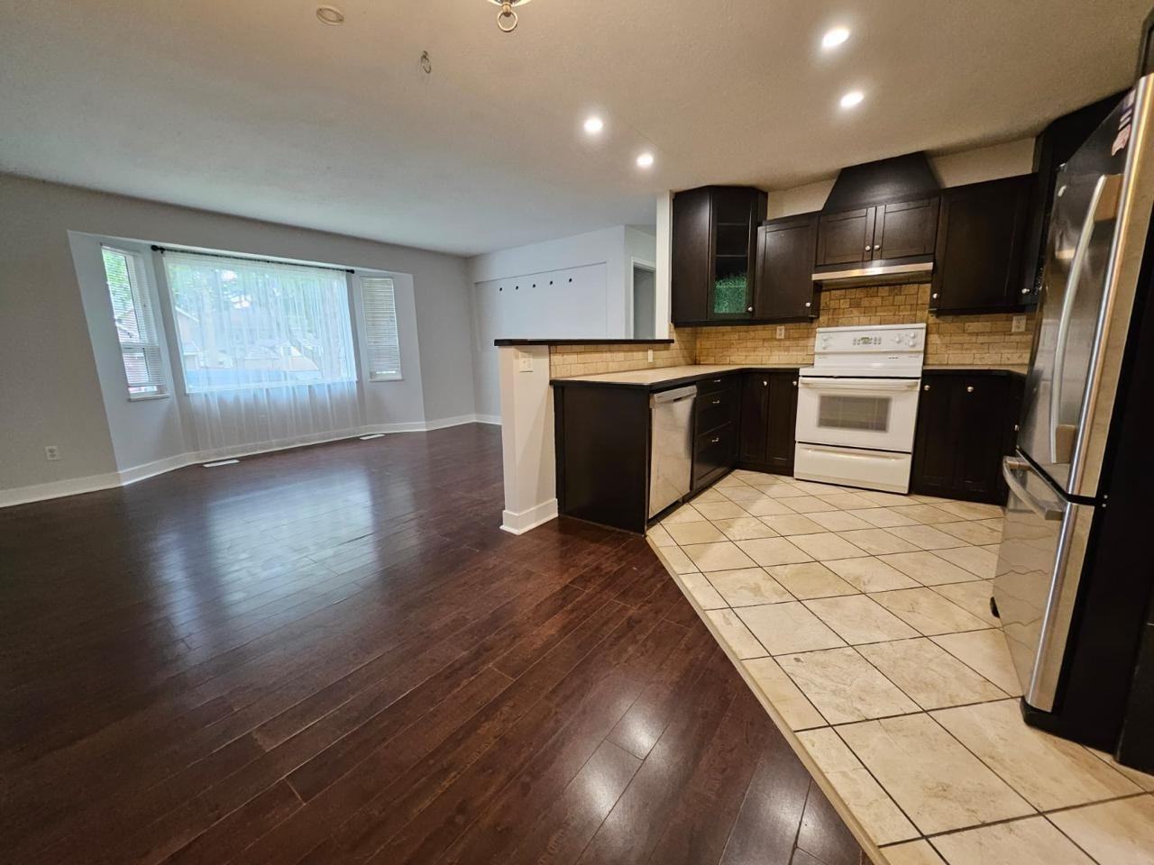 15118 91A Avenue - Photo 4 of 27