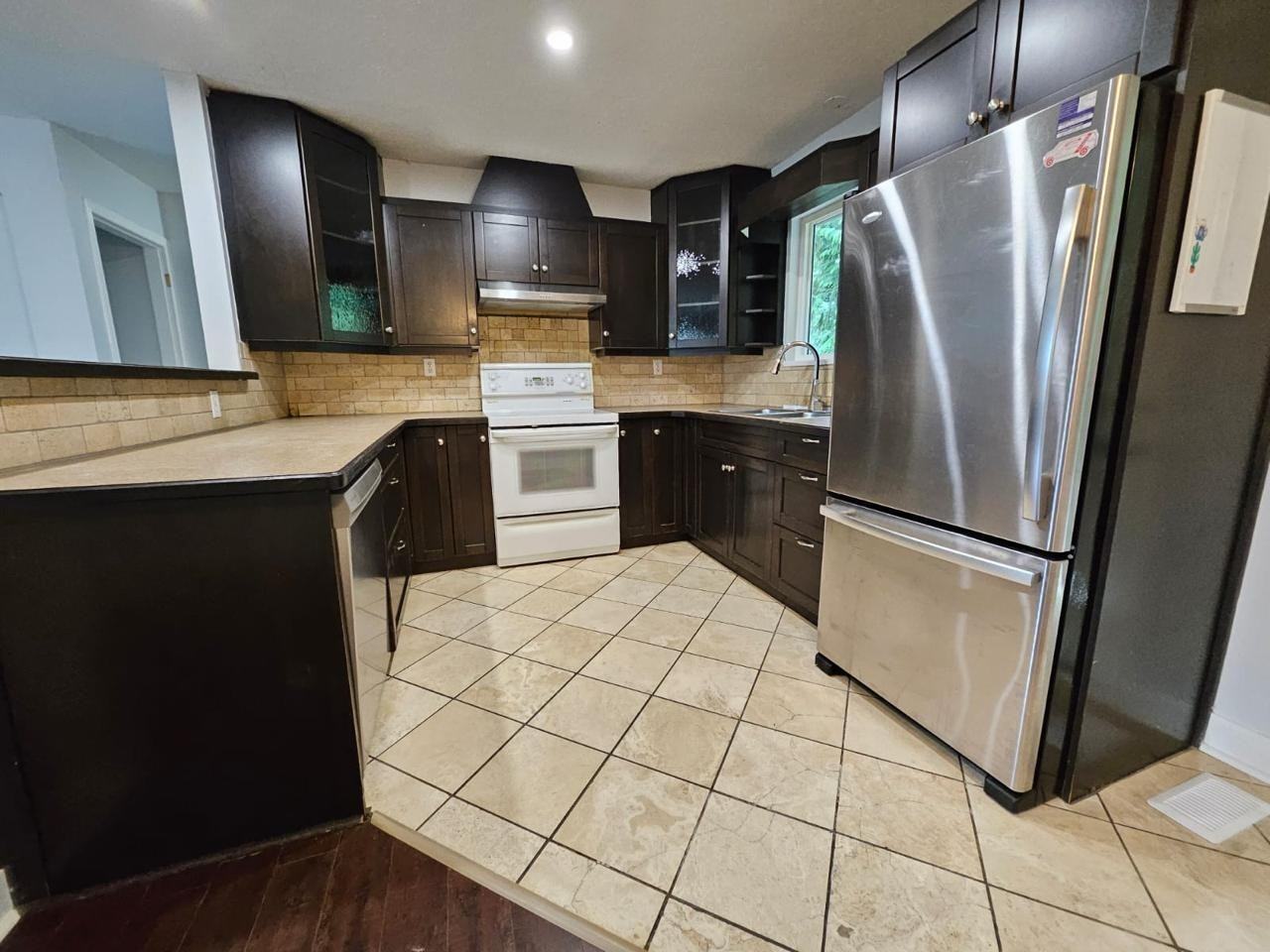 15118 91A Avenue - Photo 5 of 27