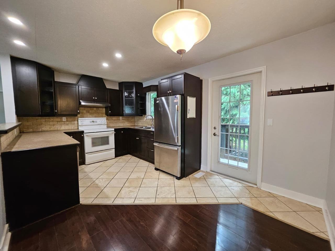 15118 91A Avenue - Photo 6 of 27