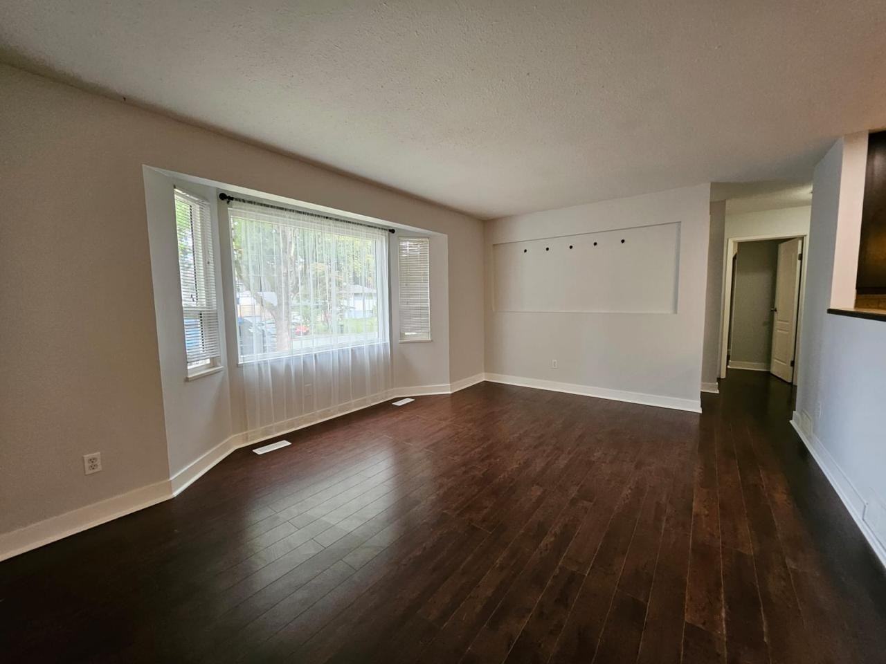 15118 91A Avenue - Photo 3 of 27