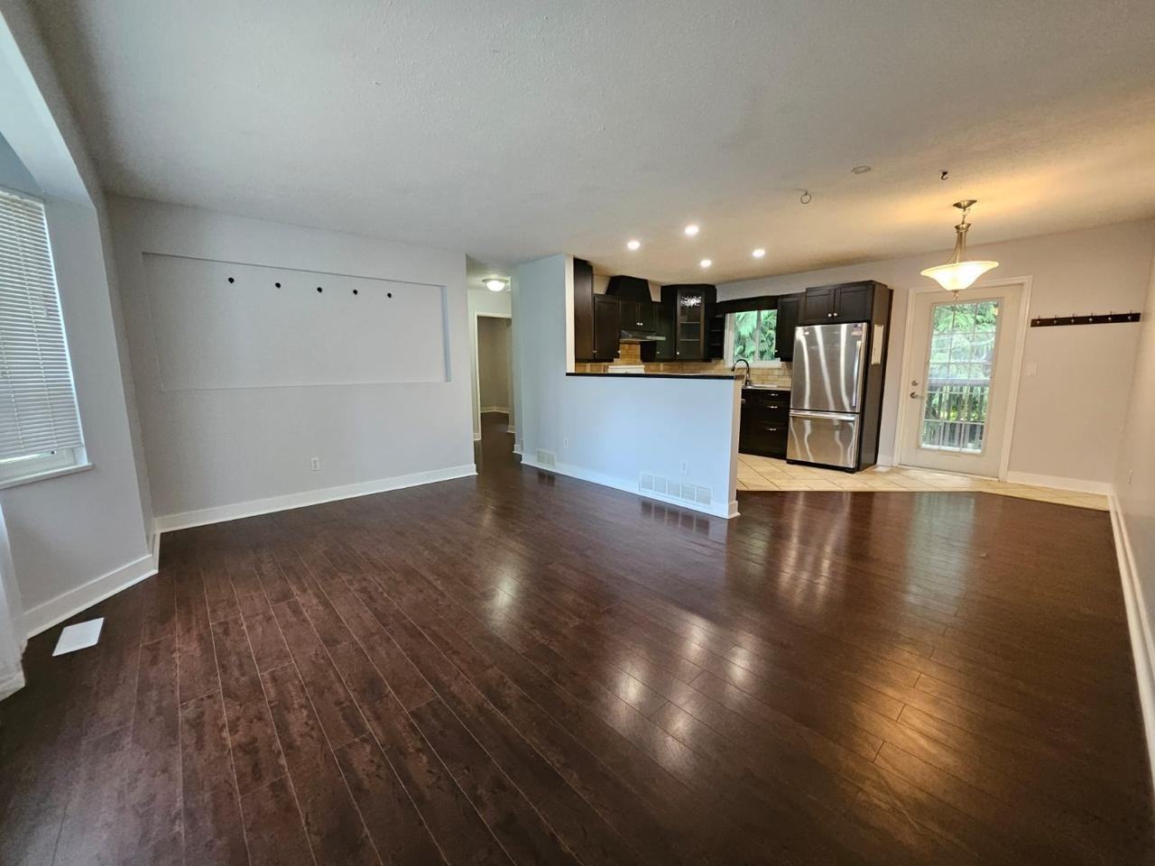15118 91A Avenue - Photo 2 of 27