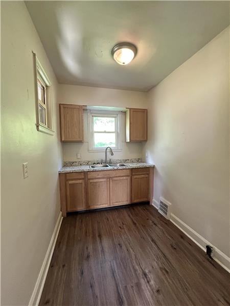 3113 Elm St - Photo 3 of 8