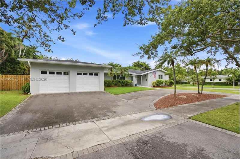 15845 Sw 87th Ave - Photo 2 of 18