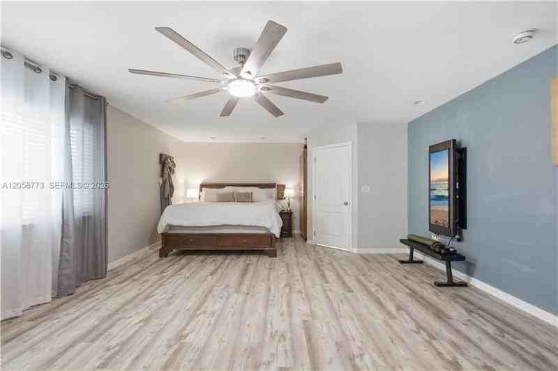 15845 Sw 87th Ave - Photo 7 of 18