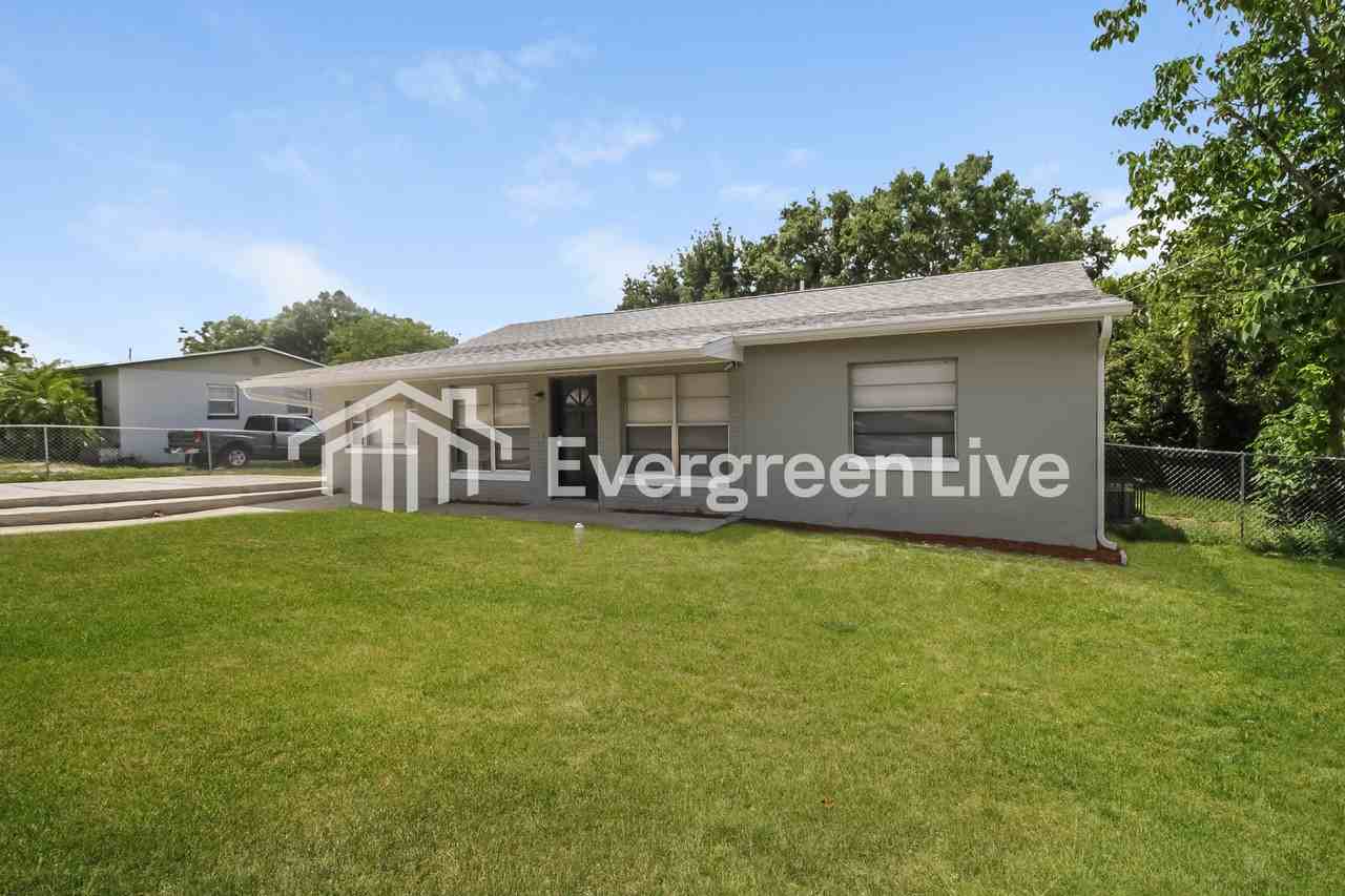 324 W Ella J Gilmore St - Photo 2 of 15