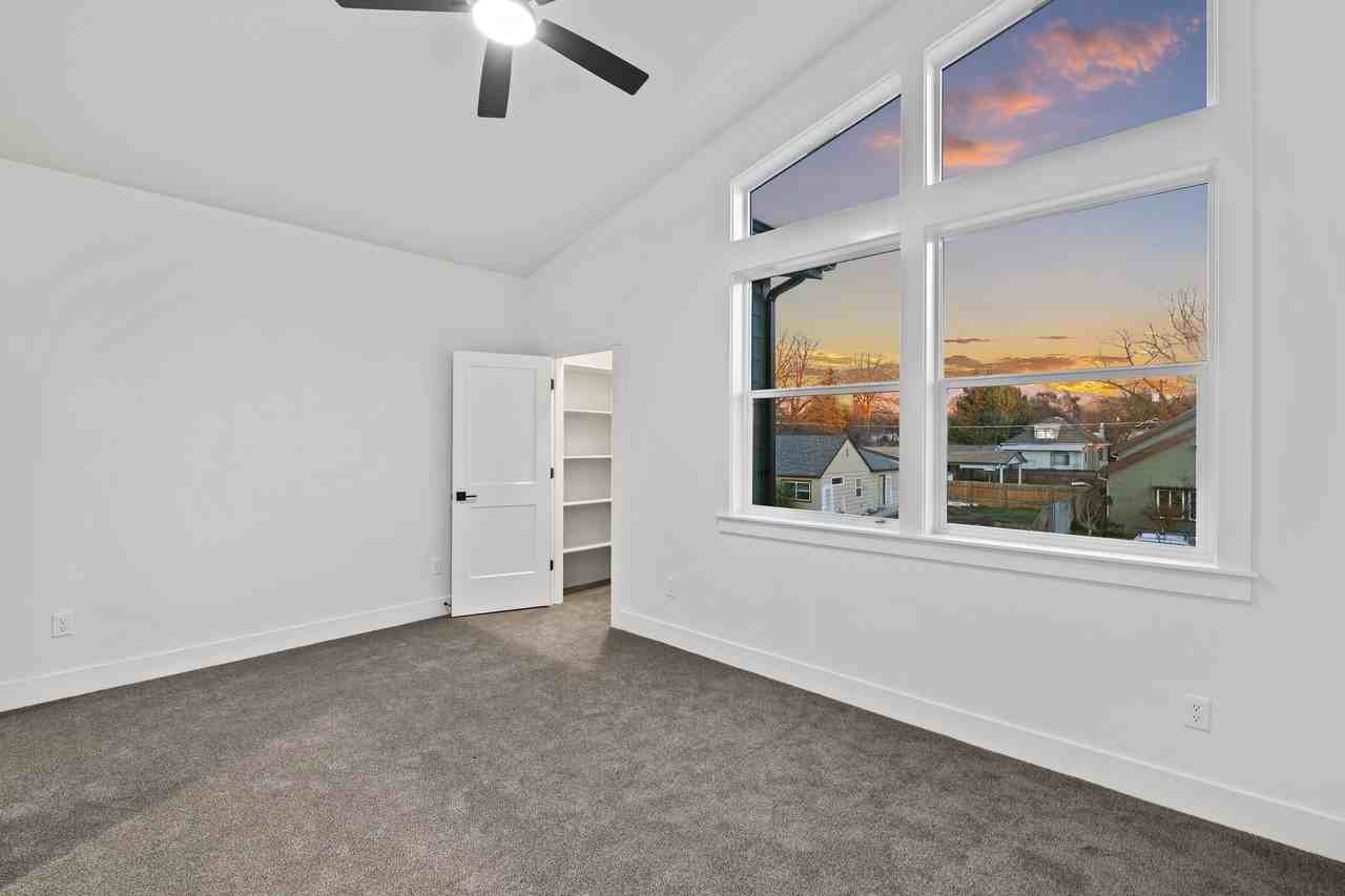 1715 N 31st St #1715 - Photo 6 of 33
