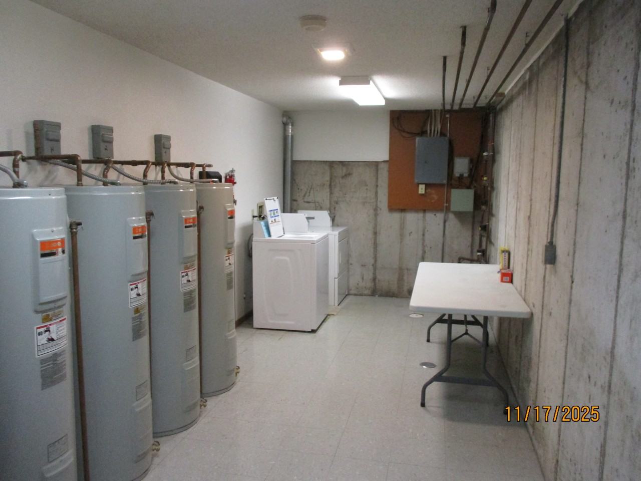 1490 Tower Dr #3 - Photo 3 of 10