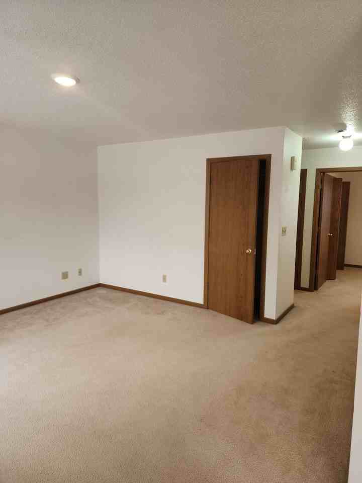 1490 Tower Dr #3 - Photo 5 of 10