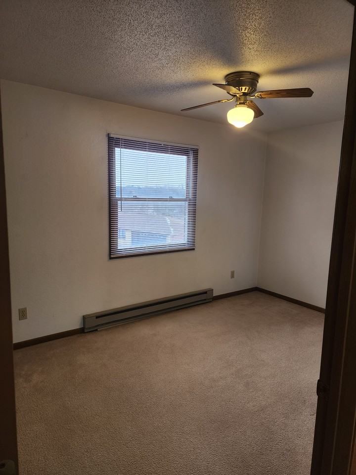 1490 Tower Dr #3 - Photo 7 of 10