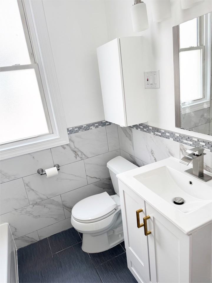 376 Union St - Photo 3 of 19