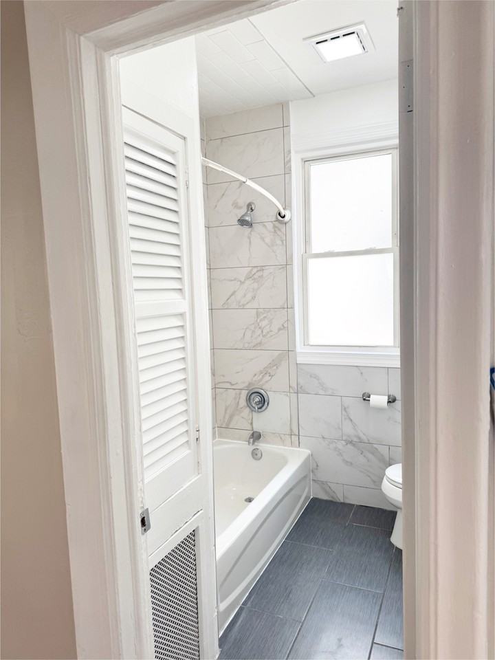 376 Union St - Photo 4 of 19