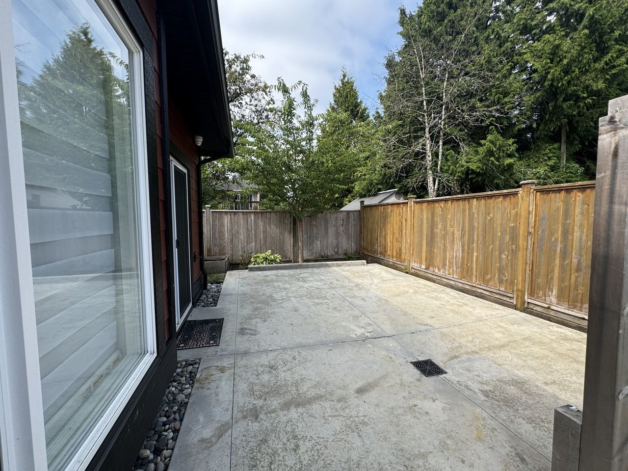 11901 Gee Street - Photo 3 of 19