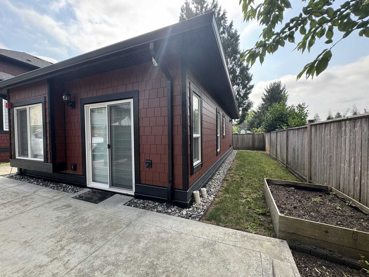 11901 Gee Street - Photo 2 of 19
