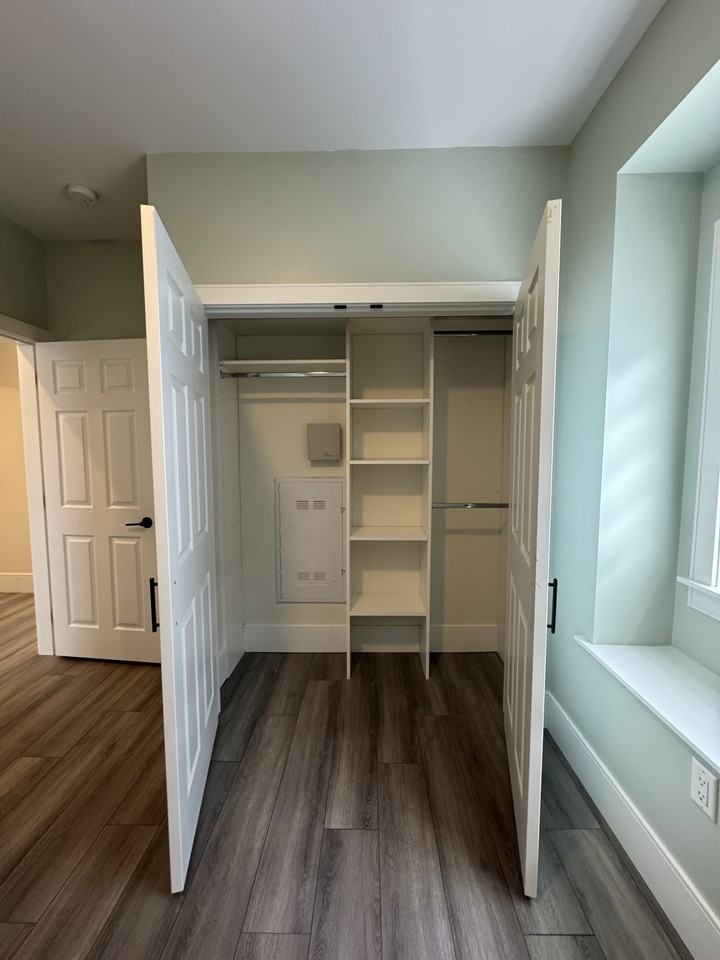 11901 Gee Street - Photo 7 of 19