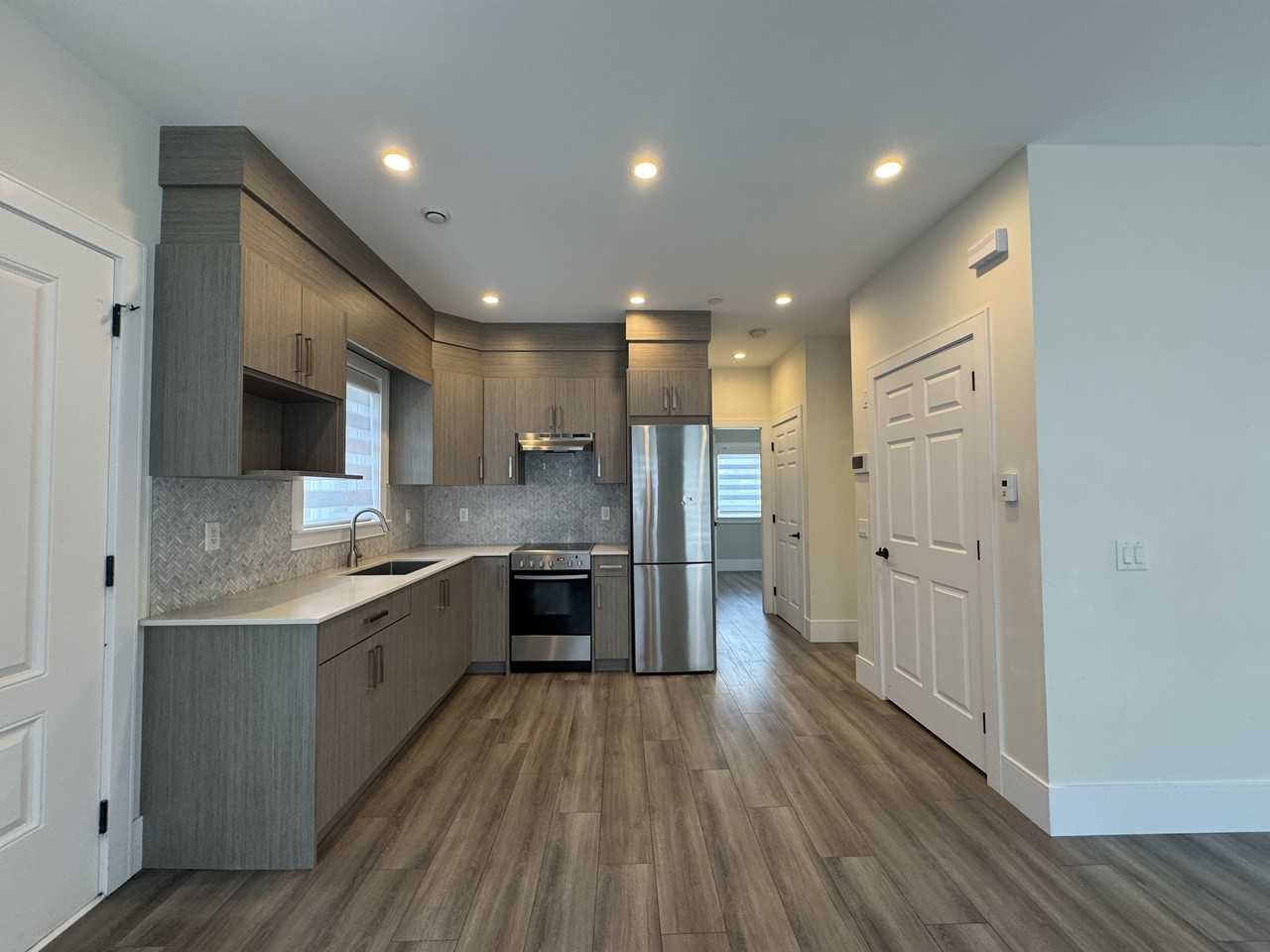 11901 Gee Street - Photo 4 of 19