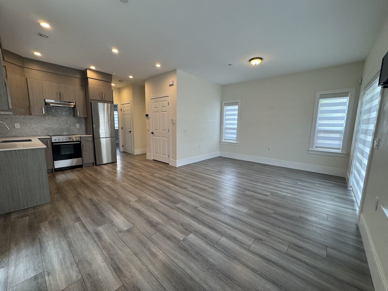 11901 Gee Street - Photo 6 of 19