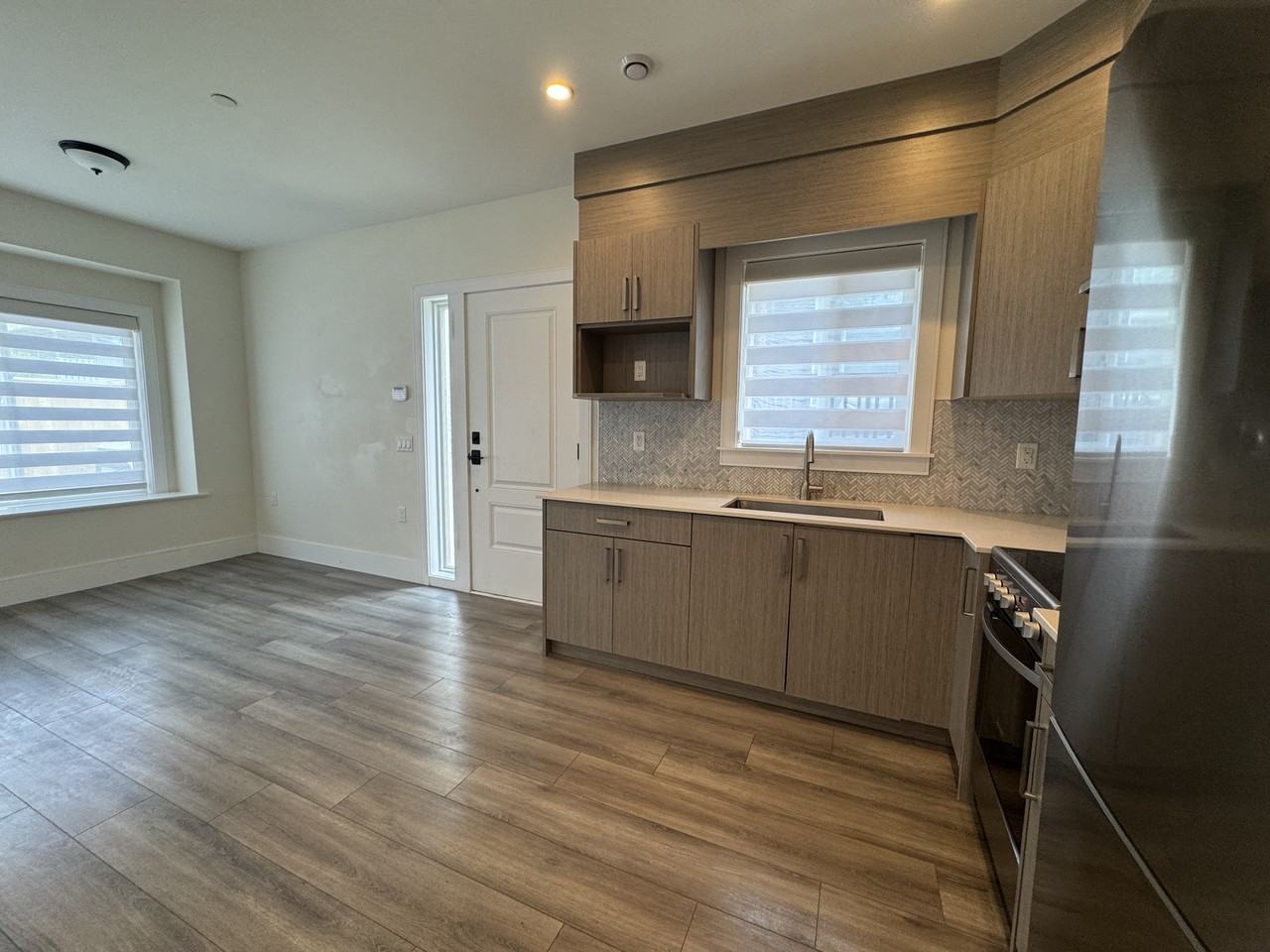 11901 Gee Street - Photo 5 of 19