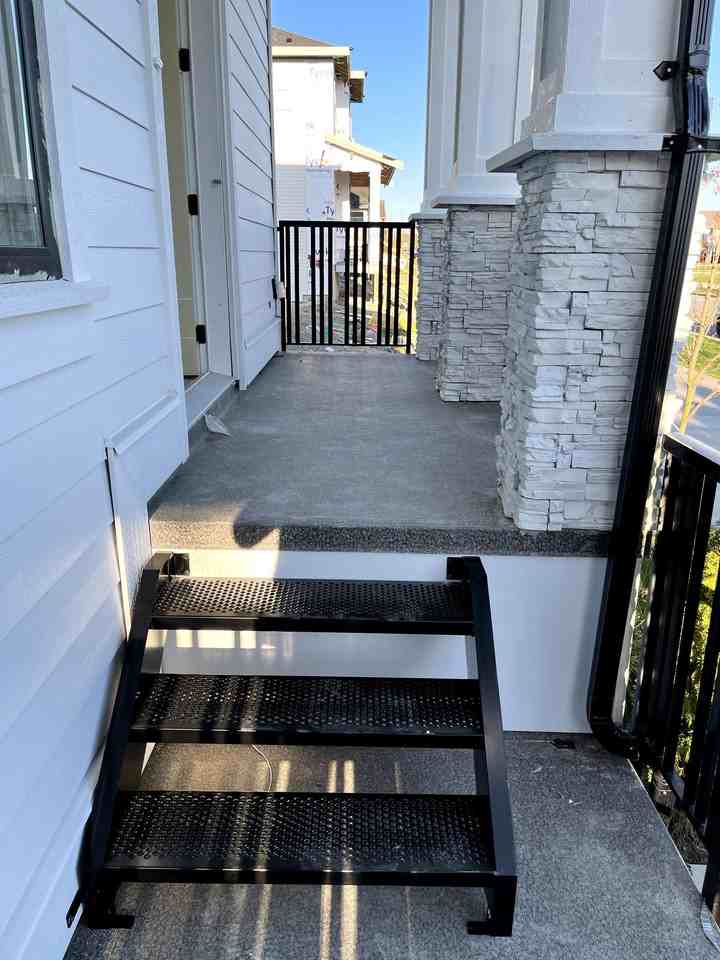 19409 70 Avenue - Photo 3 of 20