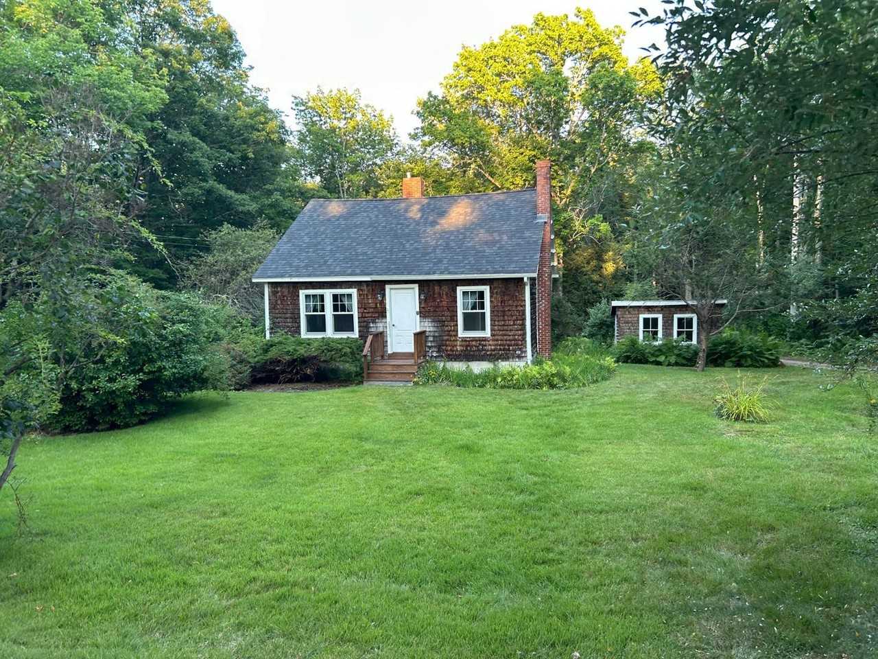 202 South Rd - Photo 2 of 30