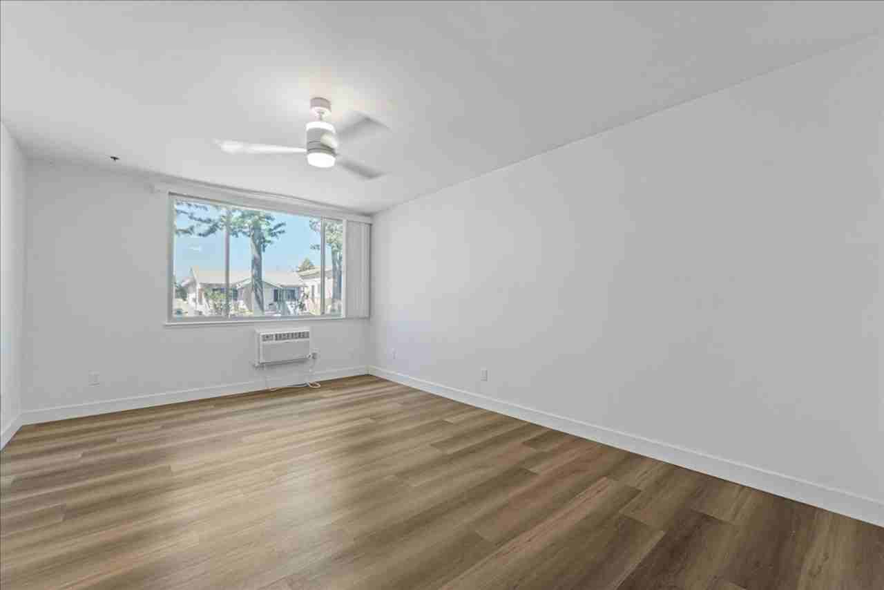 2736 Pomeroy Ave - Photo 2 of 11