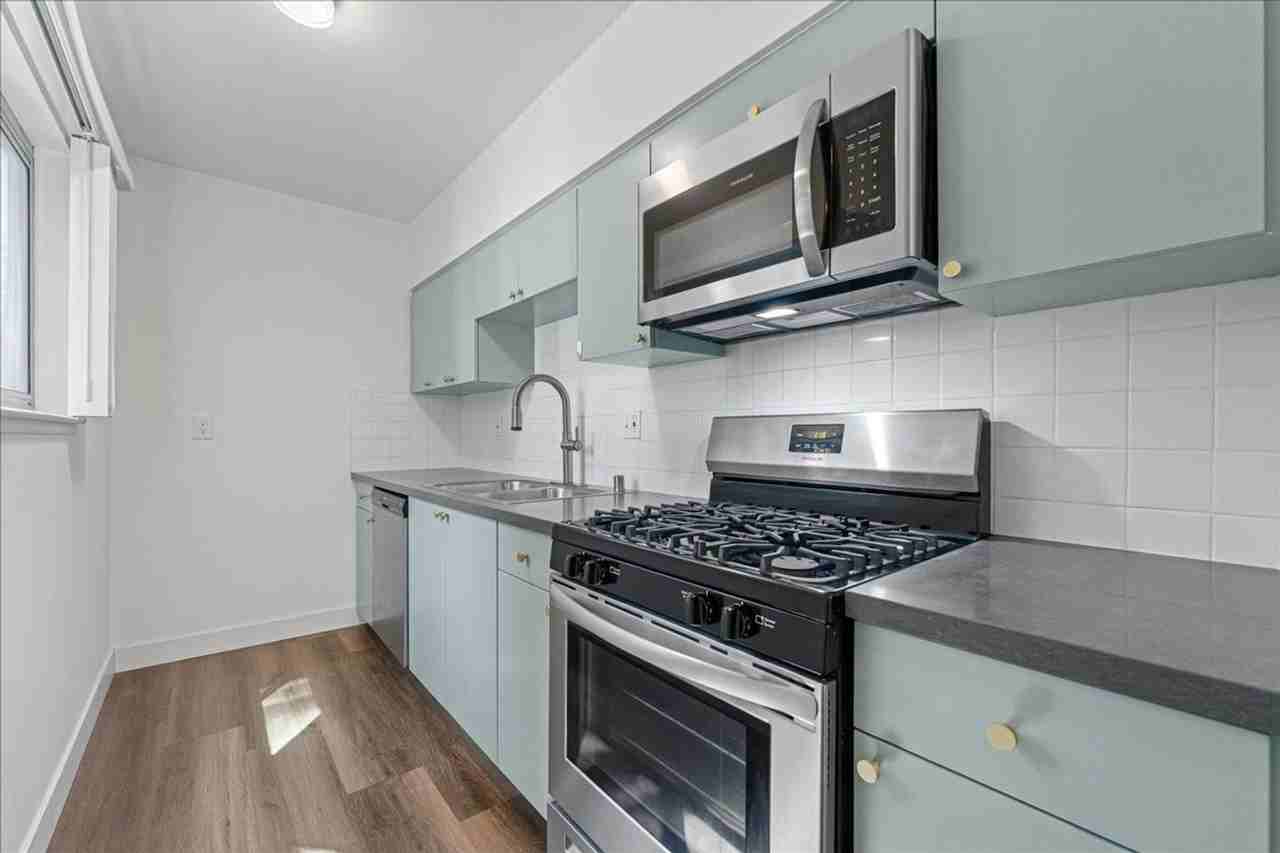 2736 Pomeroy Ave - Photo 3 of 11