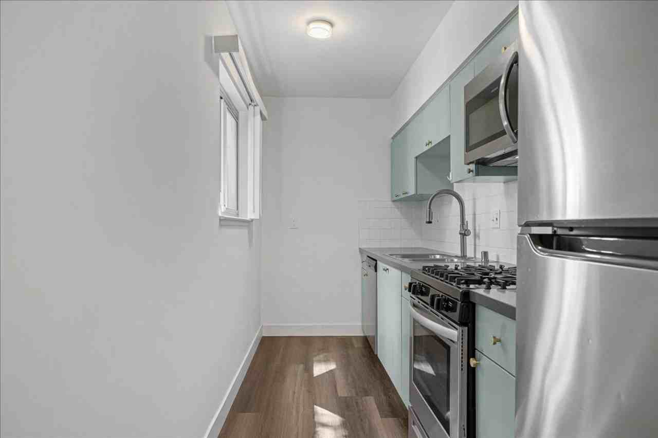2736 Pomeroy Ave - Photo 4 of 11