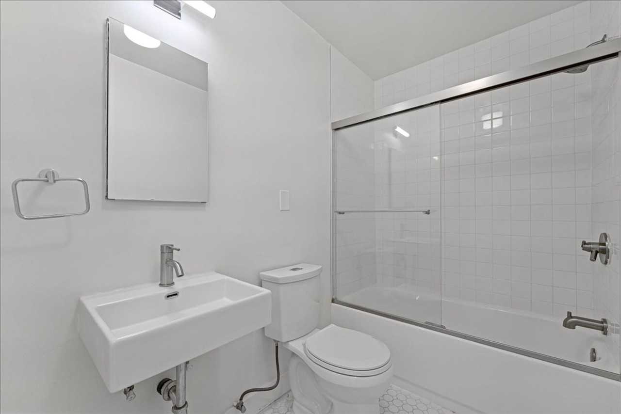 2736 Pomeroy Ave - Photo 5 of 11